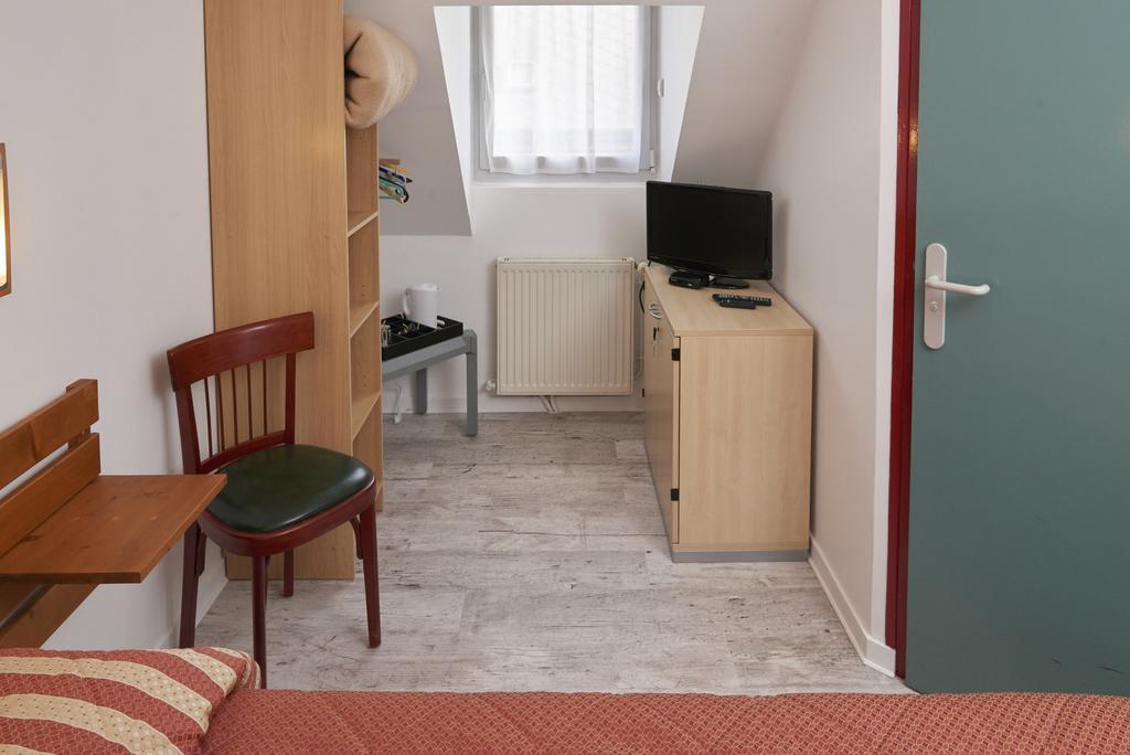 Chambres D'Hotes Du Colvert Forges-les-Eaux Exterior photo