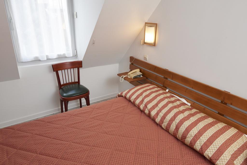 Chambres D'Hotes Du Colvert Forges-les-Eaux Exterior photo